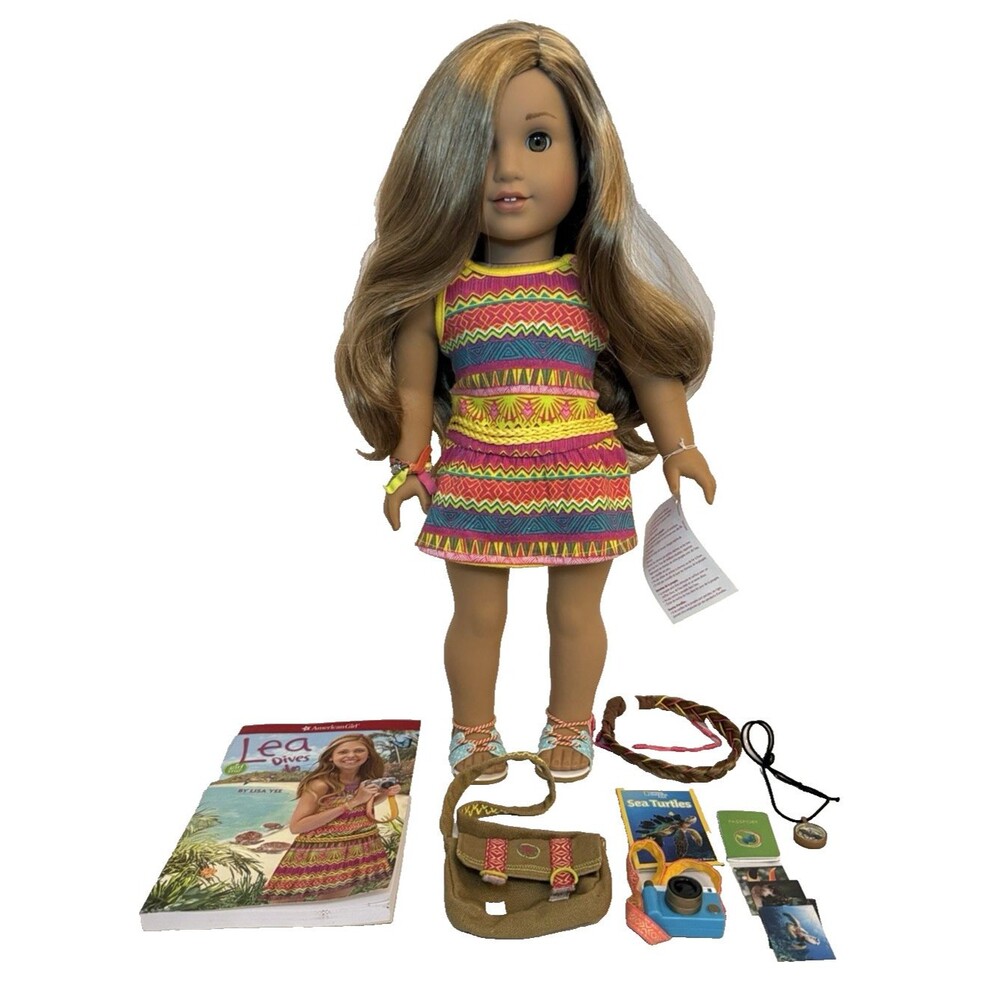 American Girl Lea Clark 18" Doll GOTY 2016 Complete Meet Outfit Book Accessories